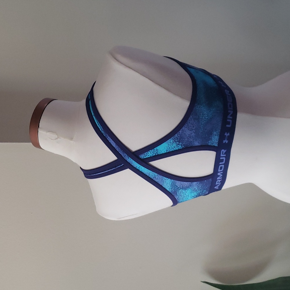 Under Armour NWT Girls YXL Sports Bra